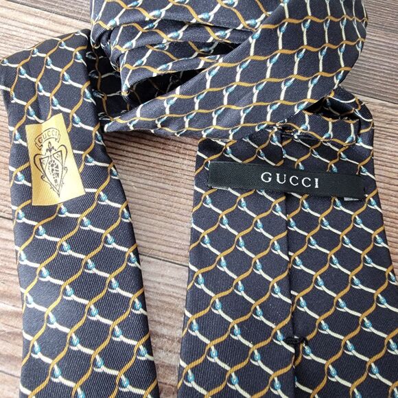 Gucci Mens Neck Tie 100% Silk Made In Italy W-3.25" x L-61" (Flaw, See Pics) - Picture 3 of 11